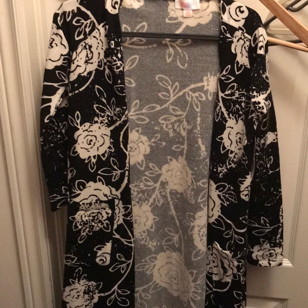 Xs lularoe Sarah